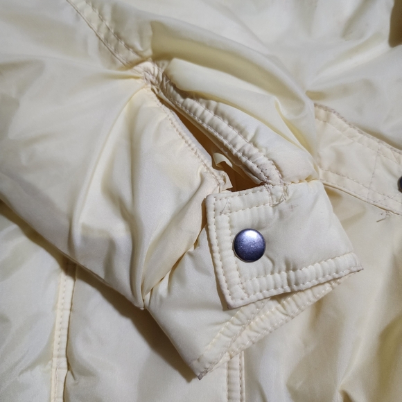 Women's Yellow Puffer Jacket - Picture 8 of 11